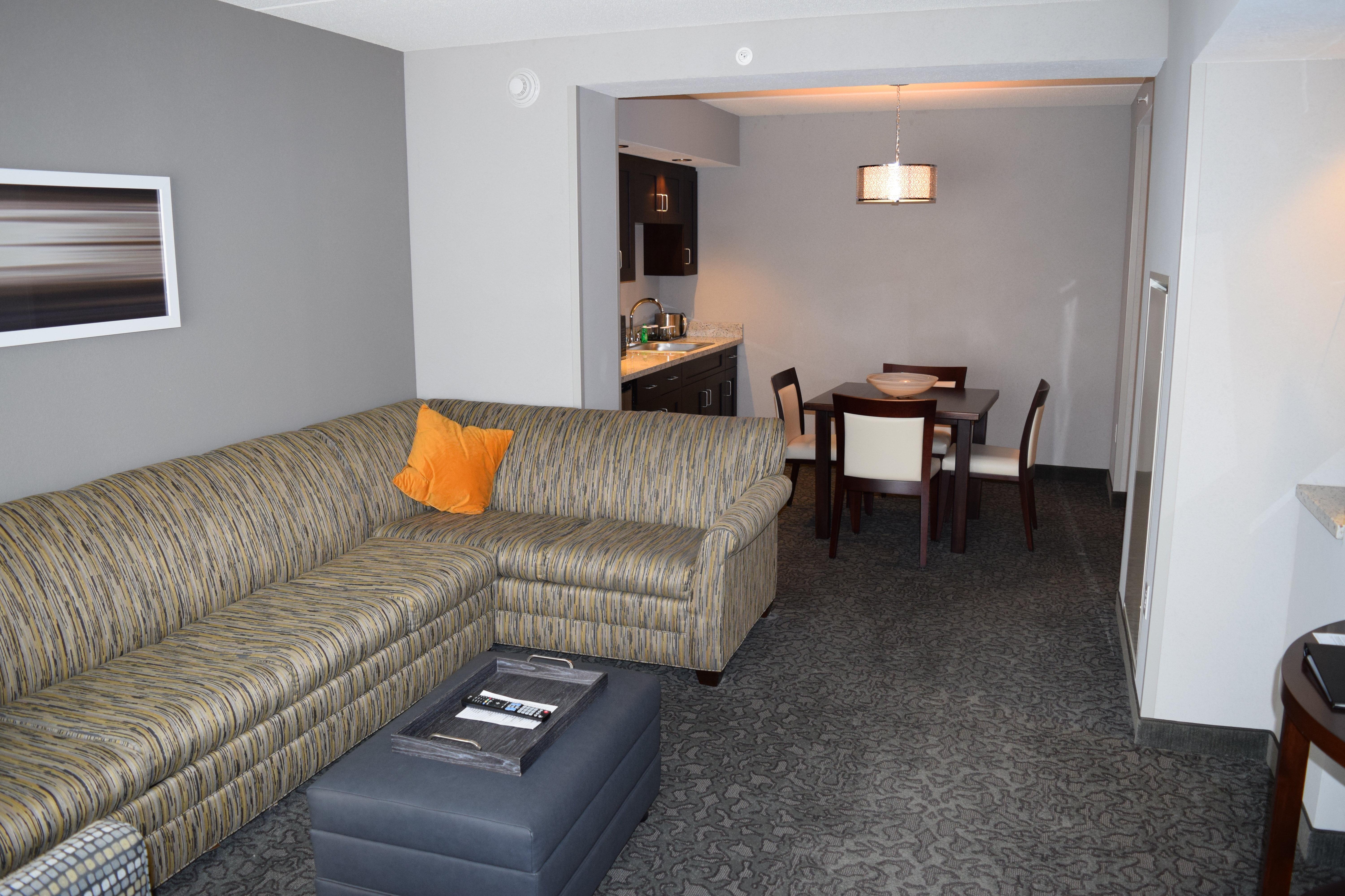 Holiday Inn And Suites East Peoria, An Ihg Hotel Экстерьер фото