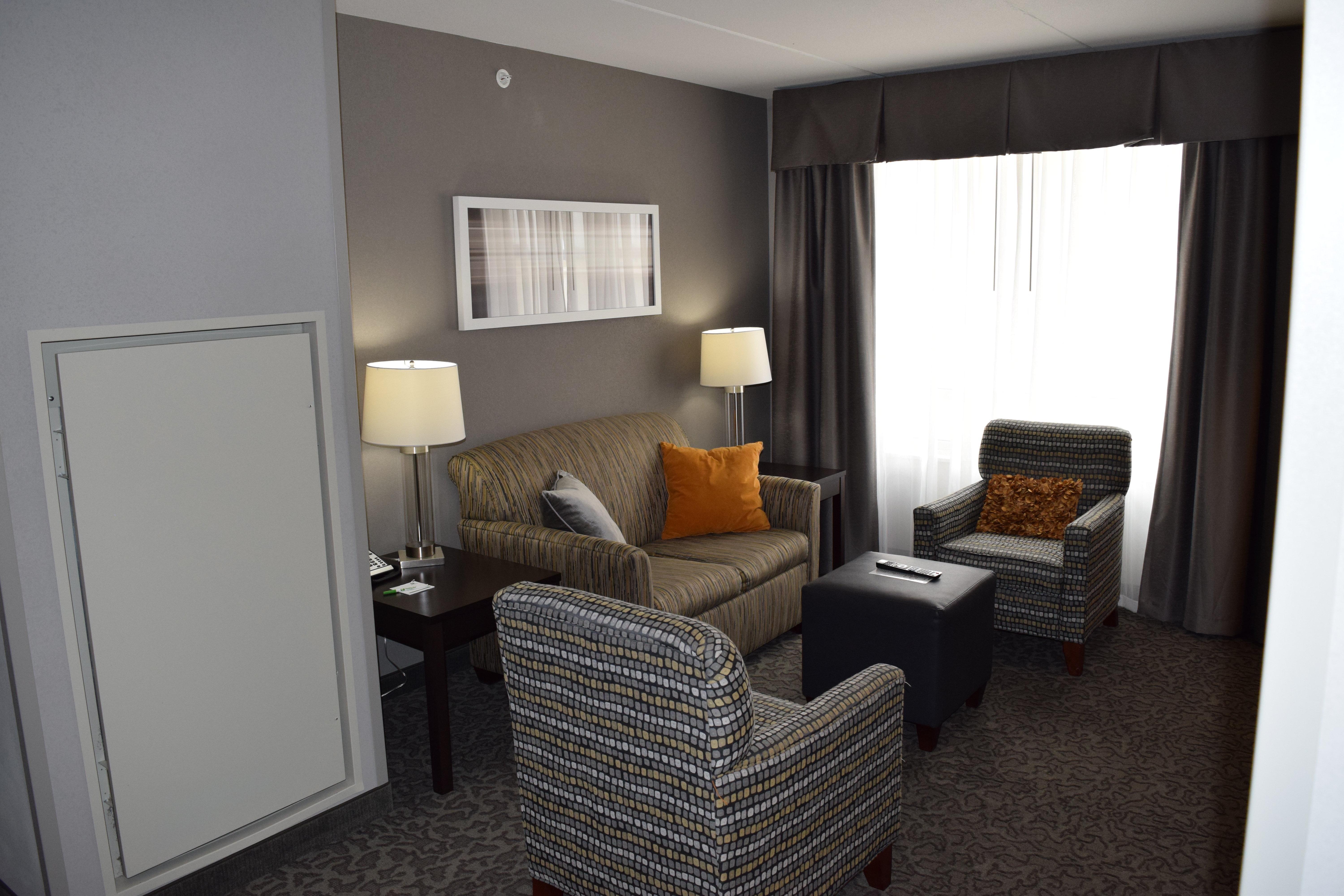 Holiday Inn And Suites East Peoria, An Ihg Hotel Экстерьер фото